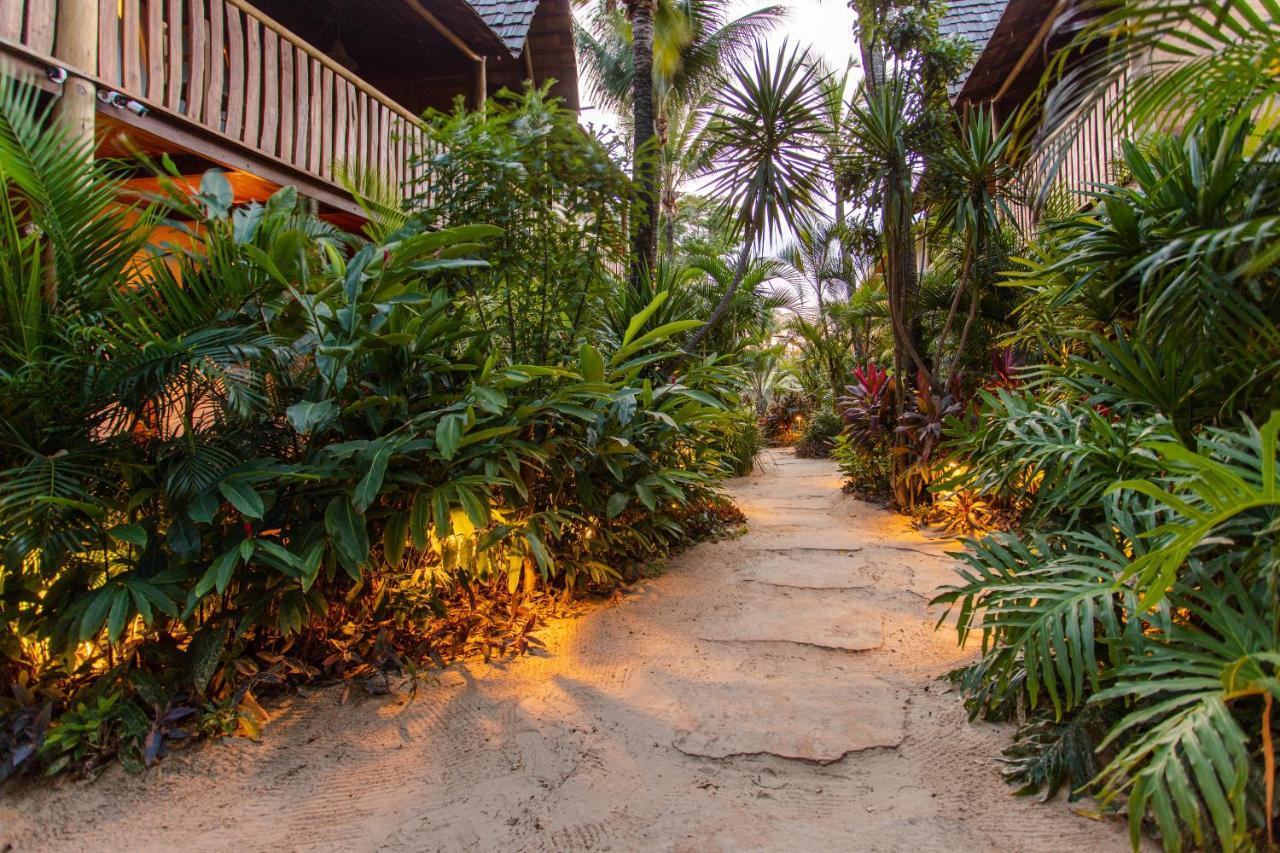 Cafe Jeri Hotel จีโจกา จี เจรีกวากวารา ภายนอก รูปภาพ The path to the beach